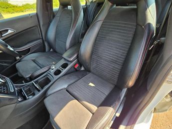 Mercedes-Benz CLA 1.6 CLA200 AMG Line Edition Coupe 7G-DCT Euro 6 (s/s) 4dr