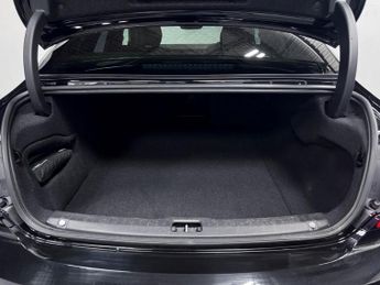 Volvo S90 R-Design T8 AWD (390 hp) Auto