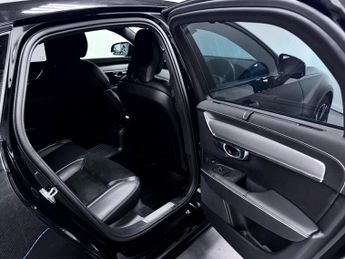 Volvo S90 R-Design T8 AWD (390 hp) Auto