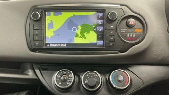 Toyota Yaris 1.33 Dual VVT-i Icon Multidrive S Euro 6 5dr (Safety Sense)