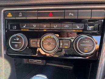 Volkswagen T-Roc 1.5 TSI EVO R-Line DSG Euro 6 (s/s) 5dr