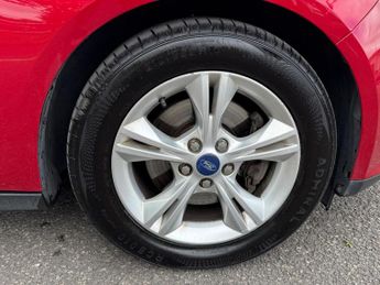 Ford Focus 2.0 TDCi Zetec Euro 5 5dr
