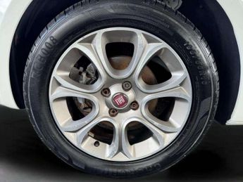 FIAT PUNTO 1.4 Easy + Hatchback 5dr Petrol Euro 6