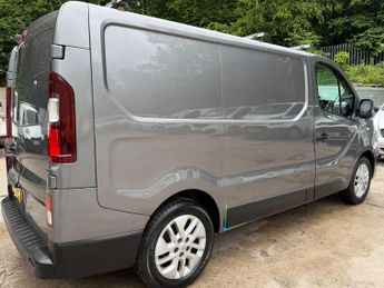 Renault Trafic 1.6 dCi 27 Sport Nav Panel Van 5dr Diesel Manual SWB Standard Ro