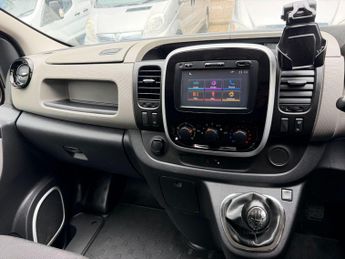 Renault Trafic 1.6 dCi 27 Sport Nav Panel Van 5dr Diesel Manual SWB Standard Ro