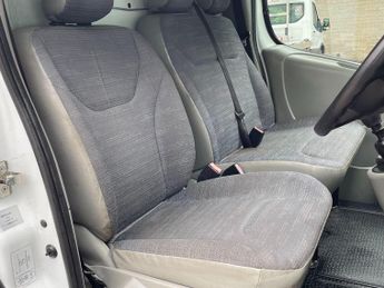 Renault Trafic 2.0 TD dCi LL29 Navigation L3 H1 4dr