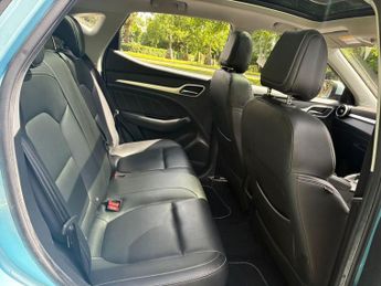 MG MG ZS 44.5kWh Exclusive Auto 5dr