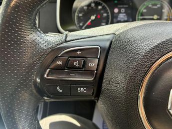 MG MG ZS 44.5kWh Exclusive Auto 5dr