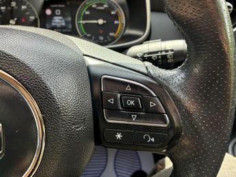 MG MG ZS 44.5kWh Exclusive Auto 5dr