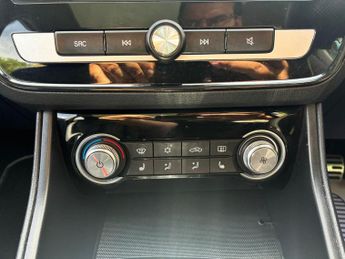 MG MG ZS 44.5kWh Exclusive Auto 5dr