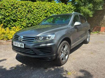 Volkswagen Touareg 3.0 TDI V6 BlueMotion Tech R-Line Tiptronic 4WD Euro 6 (s/s) 5dr