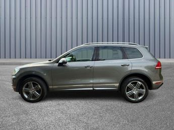 Volkswagen Touareg 3.0 TDI V6 BlueMotion Tech R-Line Tiptronic 4WD Euro 6 (s/s) 5dr
