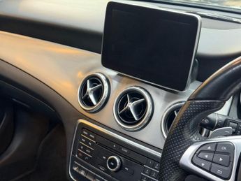 Mercedes-Benz GLA 2.1 GLA220d AMG Line (Premium Plus) 7G-DCT 4MATIC Euro 6 (s/s) 5