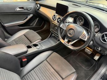 Mercedes-Benz GLA 2.1 GLA220d AMG Line (Premium Plus) 7G-DCT 4MATIC Euro 6 (s/s) 5