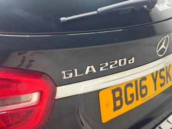 Mercedes-Benz GLA 2.1 GLA220d AMG Line (Premium Plus) 7G-DCT 4MATIC Euro 6 (s/s) 5