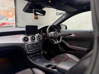 Mercedes-Benz GLA 2.1 GLA220d AMG Line (Premium Plus) 7G-DCT 4MATIC Euro 6 (s/s) 5