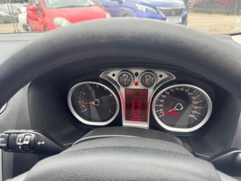 Ford Focus 1.6 Zetec S 5dr