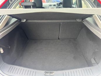 Ford Focus 1.6 Zetec S 5dr