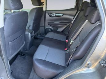 Nissan Qashqai 1.2 DIG-T N-Connecta XTRON 2WD Euro 6 (s/s) 5dr