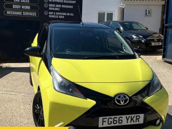 Toyota AYGO 1.0 VVT-i x-cite 3 Yellow Bi-Tone Euro 6 5dr