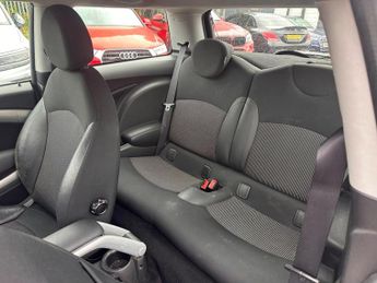 MINI Hatch 1.6 Cooper Euro 5 3dr