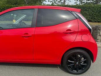 Toyota AYGO 1.0 VVT-i x-style Hatchback 5dr Petrol x-shift Euro 6 (68 ps)