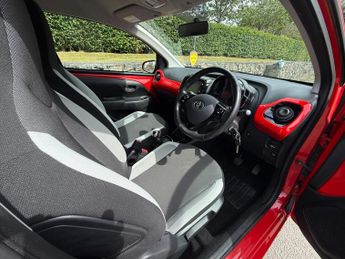 Toyota AYGO 1.0 VVT-i x-style Hatchback 5dr Petrol x-shift Euro 6 (68 ps)