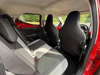 Toyota AYGO 1.0 VVT-i x-style Hatchback 5dr Petrol x-shift Euro 6 (68 ps)