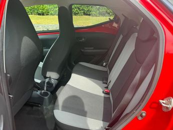 Toyota AYGO 1.0 VVT-i x-style Hatchback 5dr Petrol x-shift Euro 6 (68 ps)