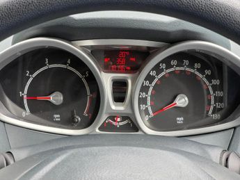 Ford Fiesta 1.25 Zetec Hatchback 3dr Petrol Manual (133 g/km, 81 bhp)