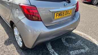 Toyota Yaris 1.5 VVT-h Sport E-CVT Euro 6 5dr