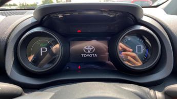 Toyota Yaris 1.5 VVT-h Design E-CVT Euro 6 (s/s) 5dr
