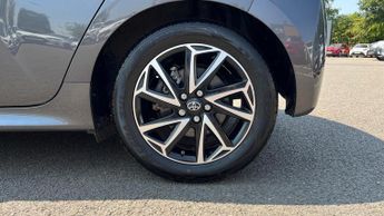 Toyota Yaris 1.5 VVT-h Design E-CVT Euro 6 (s/s) 5dr