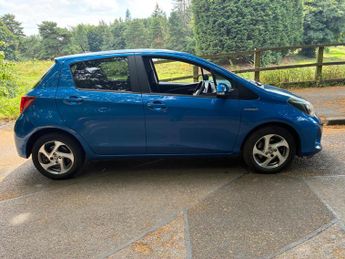 Toyota Yaris 1.5 VVT-h Icon E-CVT Euro 6 5dr (Safety Sense)