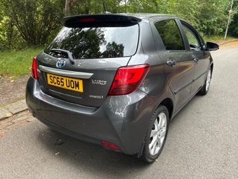 Toyota Yaris 1.5 VVT-h Sport E-CVT Euro 6 5dr