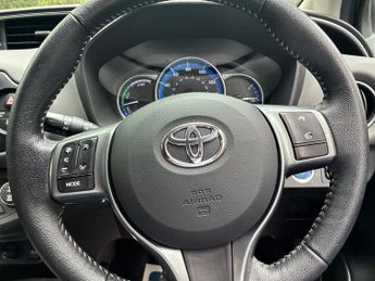 Toyota Yaris 1.5 VVT-h Sport E-CVT Euro 6 5dr