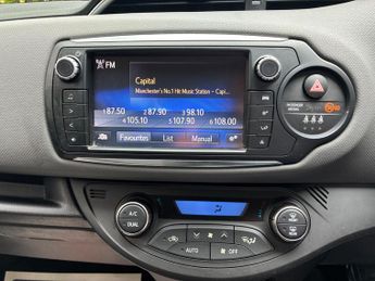 Toyota Yaris 1.5 VVT-h Sport E-CVT Euro 6 5dr