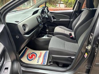 Toyota Yaris 1.5 VVT-h Sport E-CVT Euro 6 5dr