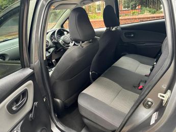 Toyota Yaris 1.5 VVT-h Sport E-CVT Euro 6 5dr