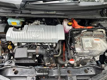 Toyota Yaris 1.5 VVT-h Sport E-CVT Euro 6 5dr