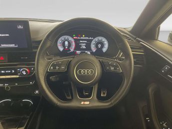 Audi A4 Avant 2.0 TFSI 40 Black Edition Estate 5dr Petrol S Tronic Euro 6 (s/s