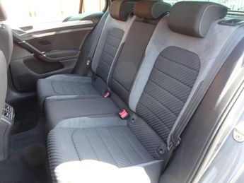 Volkswagen Golf 1.5 TSI EVO R-Line DSG Euro 6 (s/s) 5dr