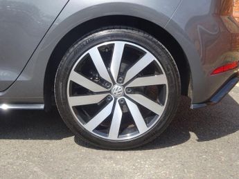 Volkswagen Golf 1.5 TSI EVO R-Line DSG Euro 6 (s/s) 5dr