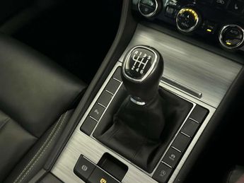 Skoda Superb 2.0 TDI SE Technology Estate 5dr Diesel Manual Euro 6 (s/s) (150