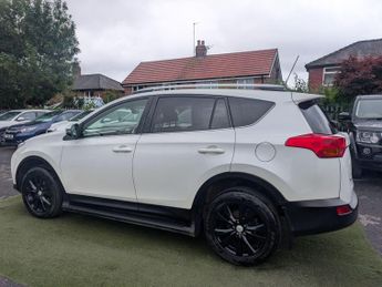 Toyota RAV4 2.2 D-CAT Invincible Auto 4WD Euro 5 5dr