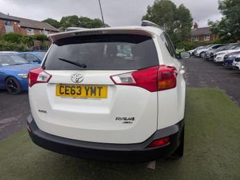 Toyota RAV4 2.2 D-CAT Invincible Auto 4WD Euro 5 5dr
