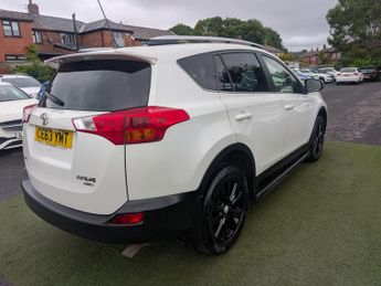 Toyota RAV4 2.2 D-CAT Invincible Auto 4WD Euro 5 5dr