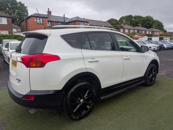 Toyota RAV4 2.2 D-CAT Invincible Auto 4WD Euro 5 5dr