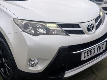 Toyota RAV4 2.2 D-CAT Invincible Auto 4WD Euro 5 5dr