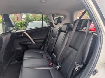 Toyota RAV4 2.2 D-CAT Invincible Auto 4WD Euro 5 5dr